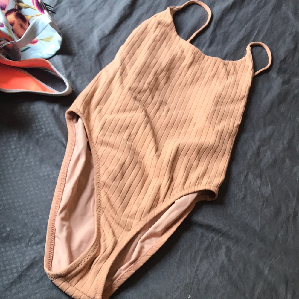 Static swimwear bikini